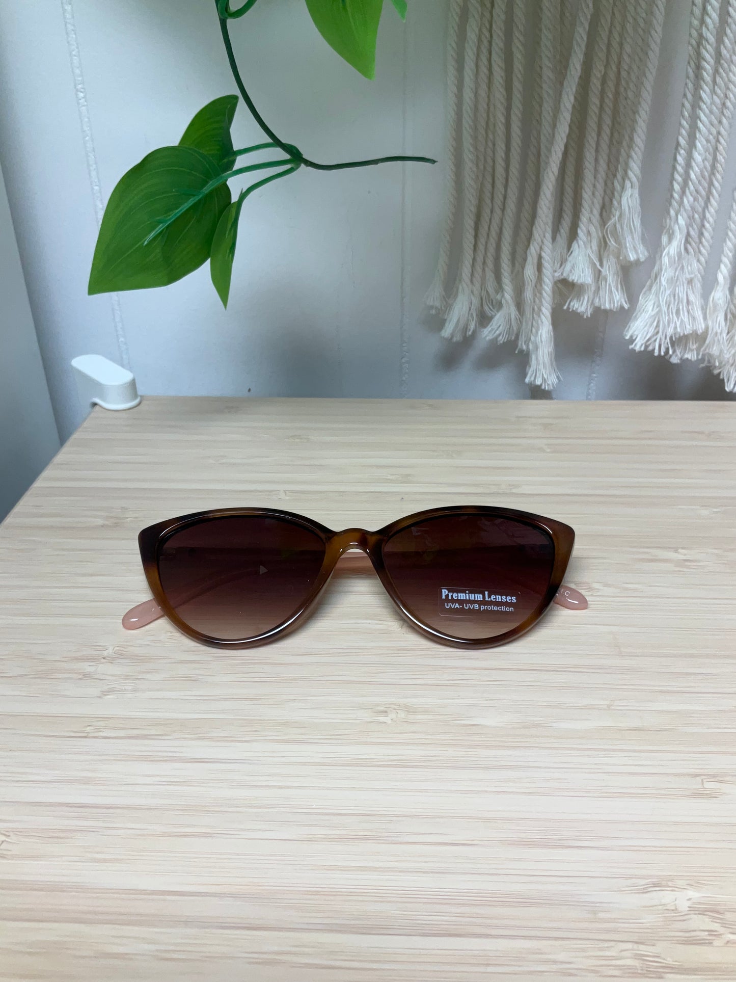 Triangle Shape Thin Frame Cat Eye Sunglasses - click to see options